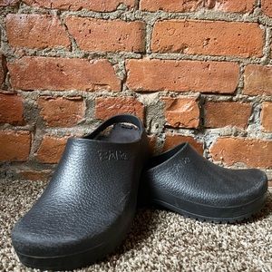 Birkenstock Birki’s Black Rubber Clogs sz 40